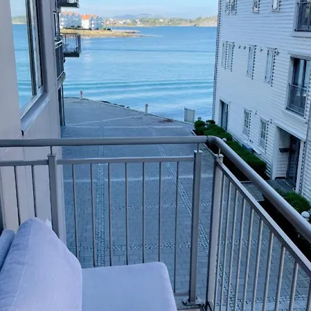 40kvd Ap Walking Distance To Everyting Apartment *